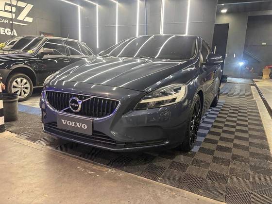 VOLVO V40 2.0 T4 MOMENTUM GASOLINA 4P AUTOMÁTICO VOLVO V40 2.0 T4 MOMENTUM GASOLINA 4P AUTOMÁTICO